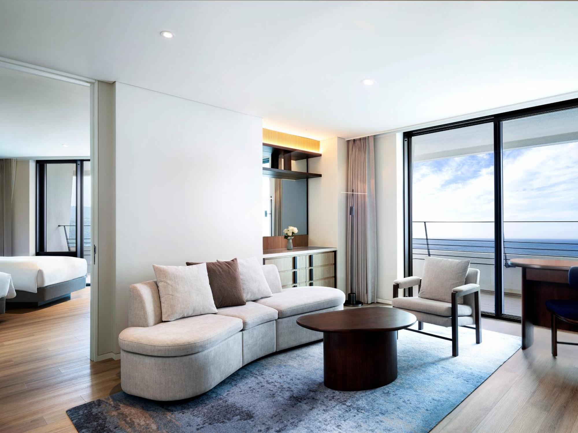 Parnas Jeju Hotel